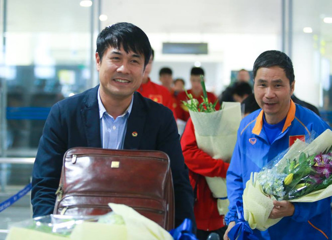 Tuyển Việt Nam trở về Nội Bài sau gần 2 ngày di chuyển liên tục ảnh 3