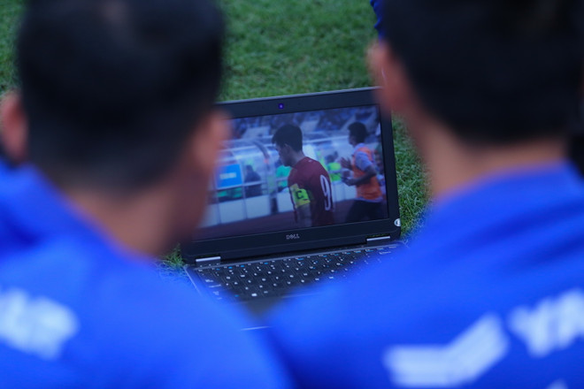 Cầu thủ Việt Nam xem lại trận Iraq để lấy quyết tâm thắng Thái Lan ảnh 3