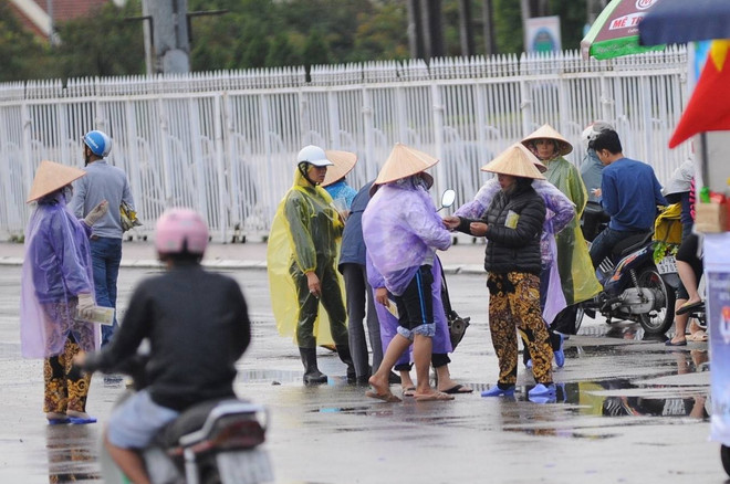 Vé chợ đen xem trận đụng đầu Việt Nam-Thái Lan tăng gần gấp đôi ảnh 2