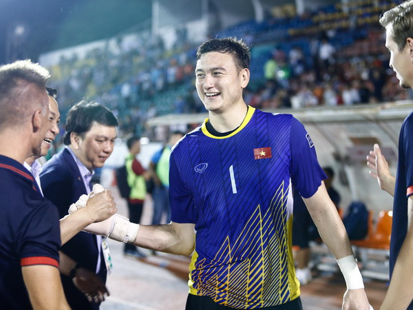 Lãnh đạo VFF muốn Đặng Văn Lâm tiếp tục khoác áo tuyển Việt Nam ảnh 1