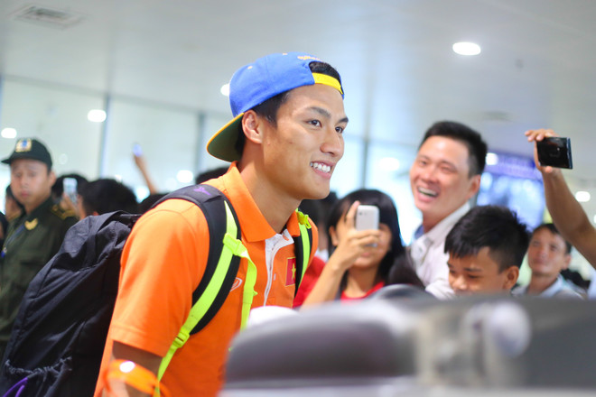 Tiền đạo của Than Quảng Ninh bị coi là tội đồ trong trận thua 1-2 của U23 Việt Nam trước U23 Myanmar ở bán kết. (Ảnh: Minh Chiến/Vietnam+) HLV Miura và U23 Việt Nam vẫn được chào đón như những người hùng ảnh 6