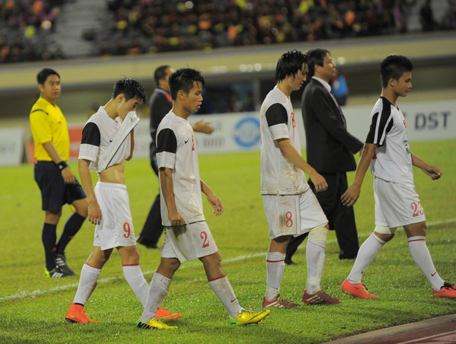 [Photo] Nhìn lại năm Giáp Ngọ nhiều cảm xúc của bóng đá Việt Nam ảnh 15