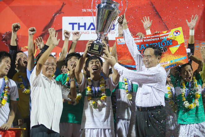 [Photo] Nhìn lại năm Giáp Ngọ nhiều cảm xúc của bóng đá Việt Nam ảnh 20