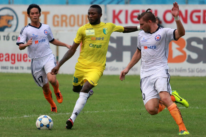 Hà Nội T&T trở lại, ngôi đầu V-League chia thế "chân vạc" ảnh 1