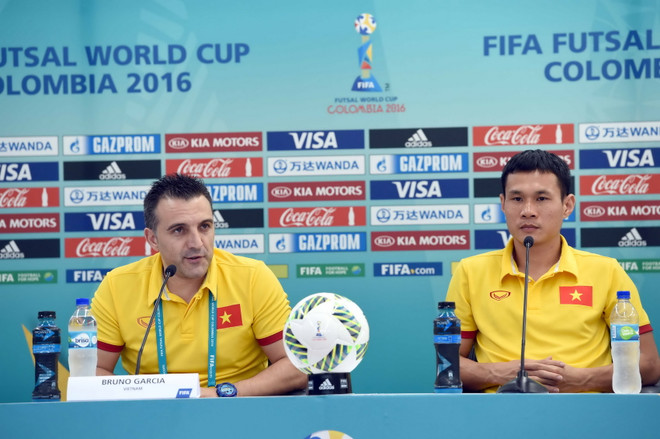 Ông Bruno Garcia cảnh báo học trò trước trận quyết đấu với Paraguay ảnh 1