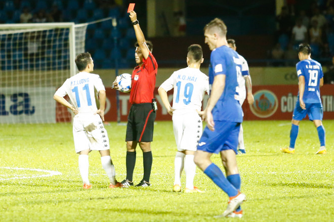[Photo] Phòng ngự kiểu Miura, Hà Nội T&T làm câm lặng sân Cẩm Phả ảnh 12