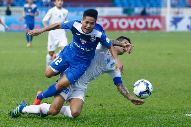 [Photo] Phòng ngự kiểu Miura, Hà Nội T&T làm câm lặng sân Cẩm Phả ảnh 2