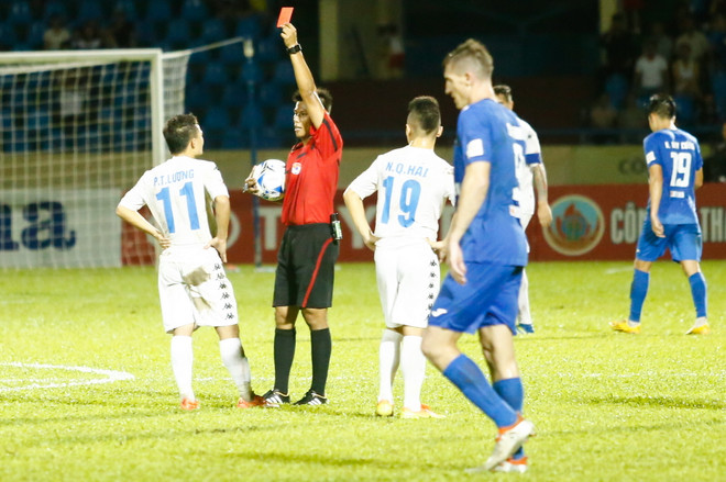 Hà Nội T&T mất cả Bóng Vàng và Bóng Bạc trước trận cầu quyết định ảnh 1