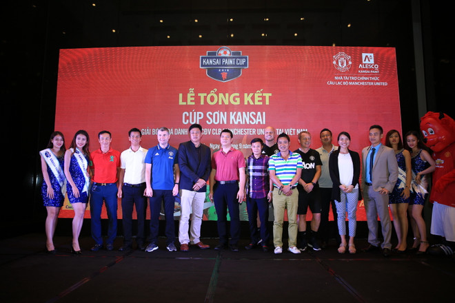 Denis Irwin hé lộ khả năng Mourinho và Rooney tới Việt Nam ảnh 2