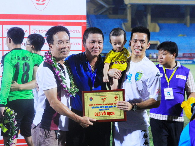 HLV Chu Đình Nghiêm: Mùa giải 2016 kịch tính nhất lịch sử V-League ảnh 1