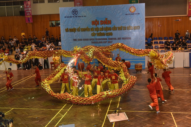 Tưng bừng Hội diễn võ thuật cổ truyền Hà Nội mở rộng lần thứ 33 ảnh 6