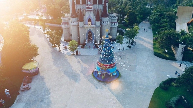 Đón Giáng sinh theo phong cách châu Phi ở “xứ sở thần tiên” Phú Quốc ảnh 8