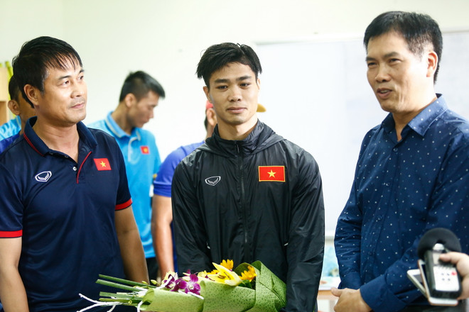 Lãnh đạo Đoàn thể thao Việt Nam động viên U22 Việt Nam và tuyển nữ ảnh 1