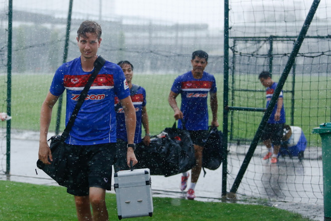 Lãnh đạo Đoàn thể thao Việt Nam động viên U22 Việt Nam và tuyển nữ ảnh 3