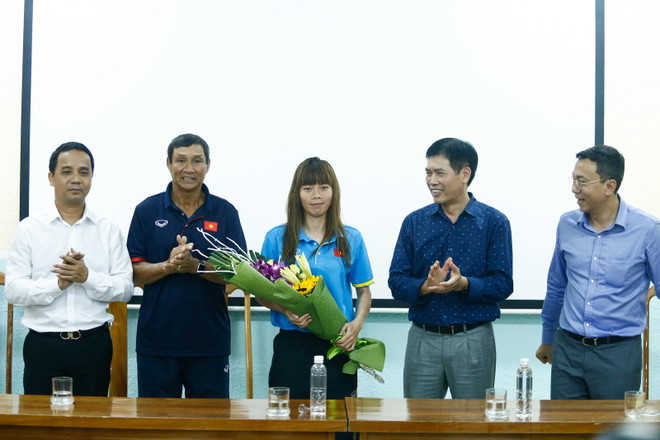 Lãnh đạo Đoàn thể thao Việt Nam động viên U22 Việt Nam và tuyển nữ ảnh 7