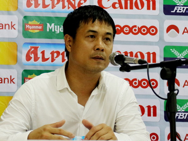 Hữu Thắng khen Công Vinh, chê hàng phòng ngự tuyển Việt Nam ảnh 1