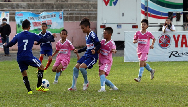 “Đàn em” Văn Toàn vô địch tại sân chơi bóng đá học đường ảnh 2