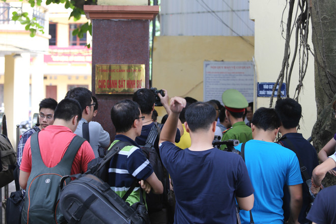 [Photo] Cầu thủ bán độ Đồng Nai cúi đầu thú nhận "nhúng chàm" ảnh 1