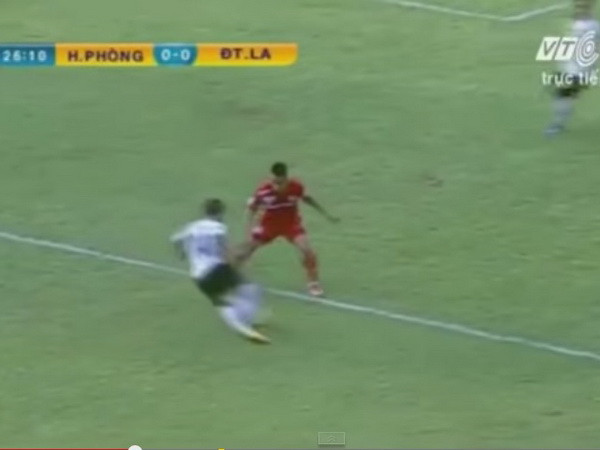 [Video] Tuyệt kỹ qua người của tiền vệ Đồng Tâm tại V-League ảnh 1