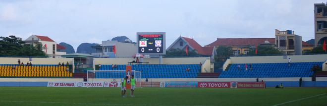 [Photo] Sân Cẩm Phả: Niềm tự hào của V-League giờ ra sao? ảnh 6