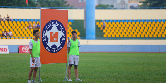 [Photo] Sân Cẩm Phả: Niềm tự hào của V-League giờ ra sao? ảnh 3
