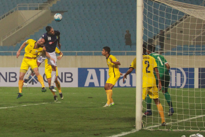 Quán quân V-League đè bẹp đội bóng Singapore bốn bàn không gỡ ảnh 5