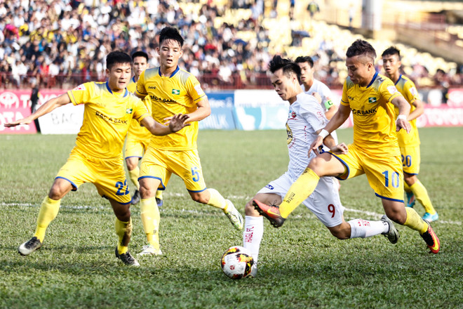 Ngọc Hải "bắt chết" Công Phượng, HAGL thảm bại ba trận liên tiếp ảnh 7