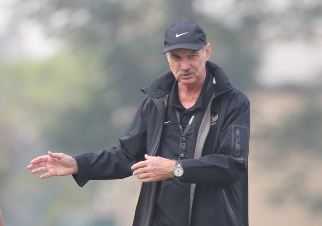 HLV Riedl: Áp lực truyền thông khiến Việt Nam không thể chiến thắng ảnh 1