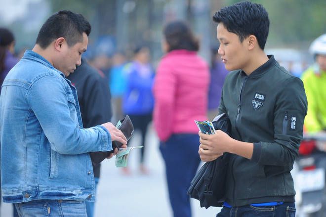 Vé “chợ đen” trận Việt Nam-Indonesia chạm mốc 1,2 triệu đồng/vé ảnh 2