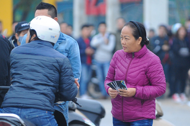 Vé “chợ đen” trận Việt Nam-Indonesia chạm mốc 1,2 triệu đồng/vé ảnh 3