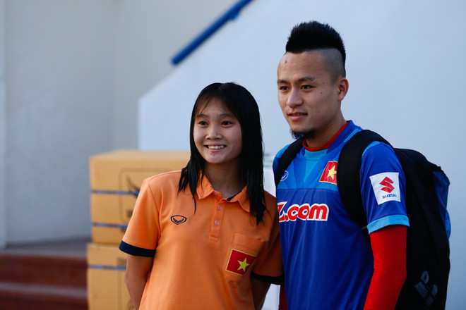 Công Vinh tươi cười chụp ảnh trong ngày lộ tin chia tay Bình Dương ảnh 4