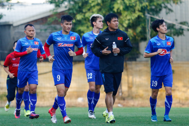 Công Vinh tươi cười chụp ảnh trong ngày lộ tin chia tay Bình Dương ảnh 5