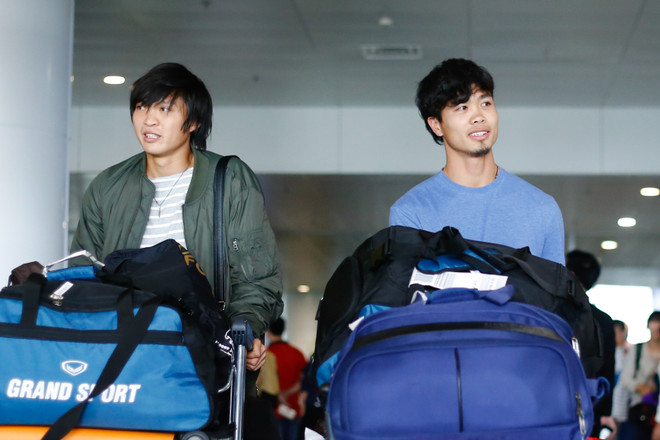 Sự cố hành lý, Công Phượng, Tuấn Anh muộn buổi tập của tuyển Việt Nam ảnh 1