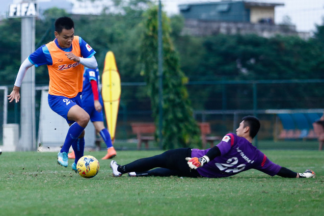 Đội Hữu Thắng, Văn Quyết “bắt nạt” quân HAGL trong buổi đấu tập ảnh 10