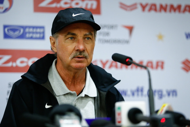 Ông Alfred Riedl: Tôi không đồng ý trọng tài thổi phạt đền Việt Nam ảnh 1