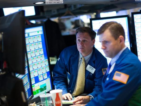 Giá dầu tăng cao khiến các chỉ số chứng khoán Mỹ quay đầu giảm ảnh 1