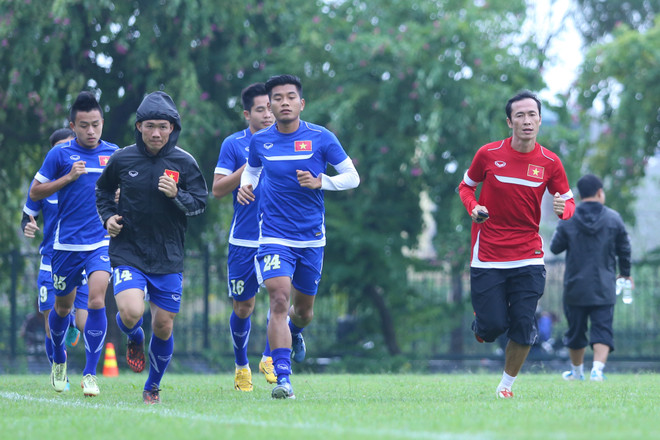 Thêm hai trụ cột tuyển Việt Nam dính chấn thương trước bán kết ảnh 2