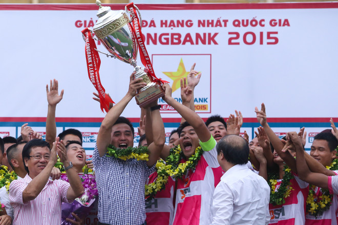 [Photo] Câu lạc bộ Hà Nội đăng quang giải Hạng Nhất 2015 ảnh 1