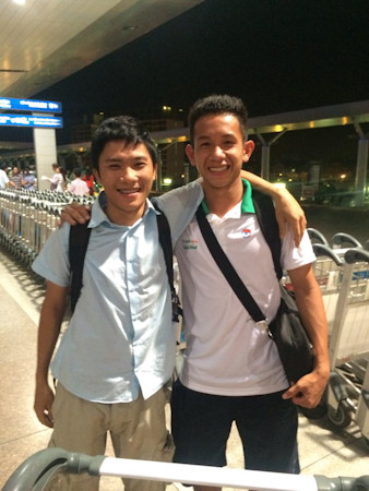 [Photo] Người hâm mộ chia tay U19 Việt Nam tại Tân Sơn Nhất ảnh 4