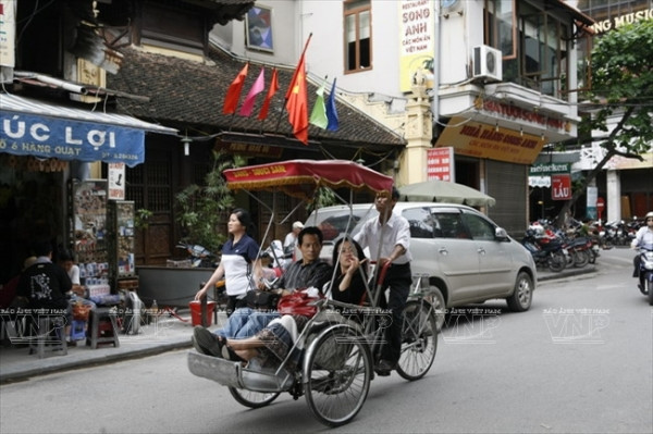 Tận hưởng cảm giác thú vị về Hà Nội phố trên chiếc xích lô ảnh 8