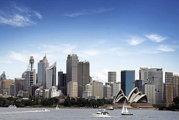 Một nông dân Australia chế tạo thành công robot nhổ cỏ ảnh 1