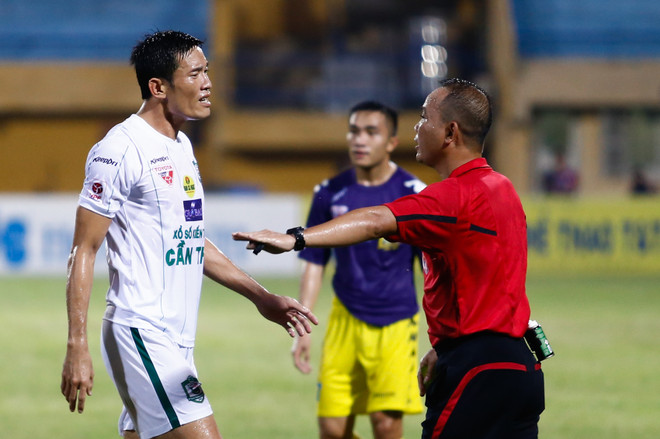 Trọng tài V-League bắt hay, huấn luyện viên các đội “cứng họng" ảnh 1