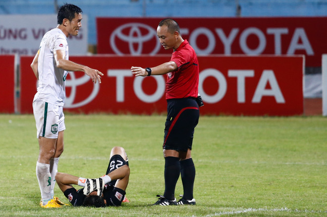 Trọng tài V-League bắt hay, huấn luyện viên các đội “cứng họng" ảnh 9