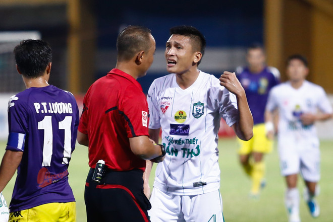 Trọng tài V-League bắt hay, huấn luyện viên các đội “cứng họng" ảnh 4