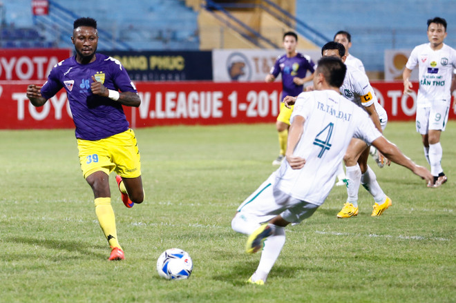 [Photo] Á quân V-League bất lực trước “bức tường thép” Cần Thơ ảnh 4