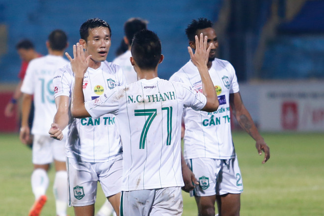 [Photo] Á quân V-League bất lực trước “bức tường thép” Cần Thơ ảnh 11