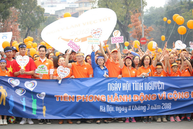 Bùi Tiến Dũng, Trọng Đại cùng 5.000 thanh niên tạo cơn sốt ở phố đi bộ ảnh 7