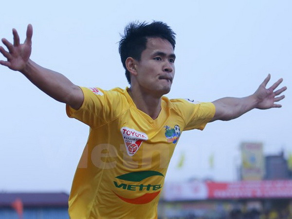 [Video] Đình Tùng lập siêu phẩm ngày Thanh Hóa lên đầu bảng ảnh 1