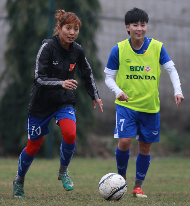 [Photo] Tuyển nữ Việt Nam miệt mài chuẩn bị cho giấc mơ Olympic ảnh 3