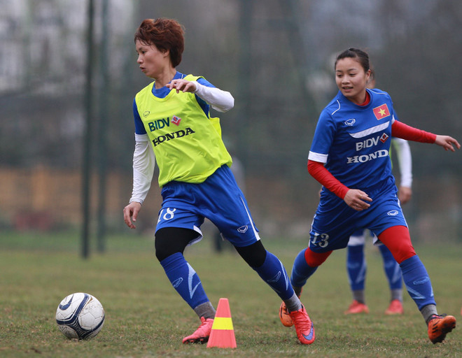 [Photo] Tuyển nữ Việt Nam miệt mài chuẩn bị cho giấc mơ Olympic ảnh 4